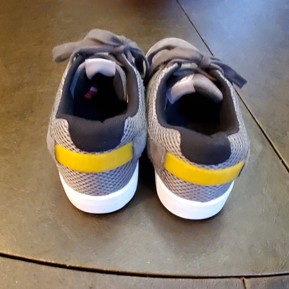 Men's grey suede sneakers size 10.5 never worn - Picture 2 of 5